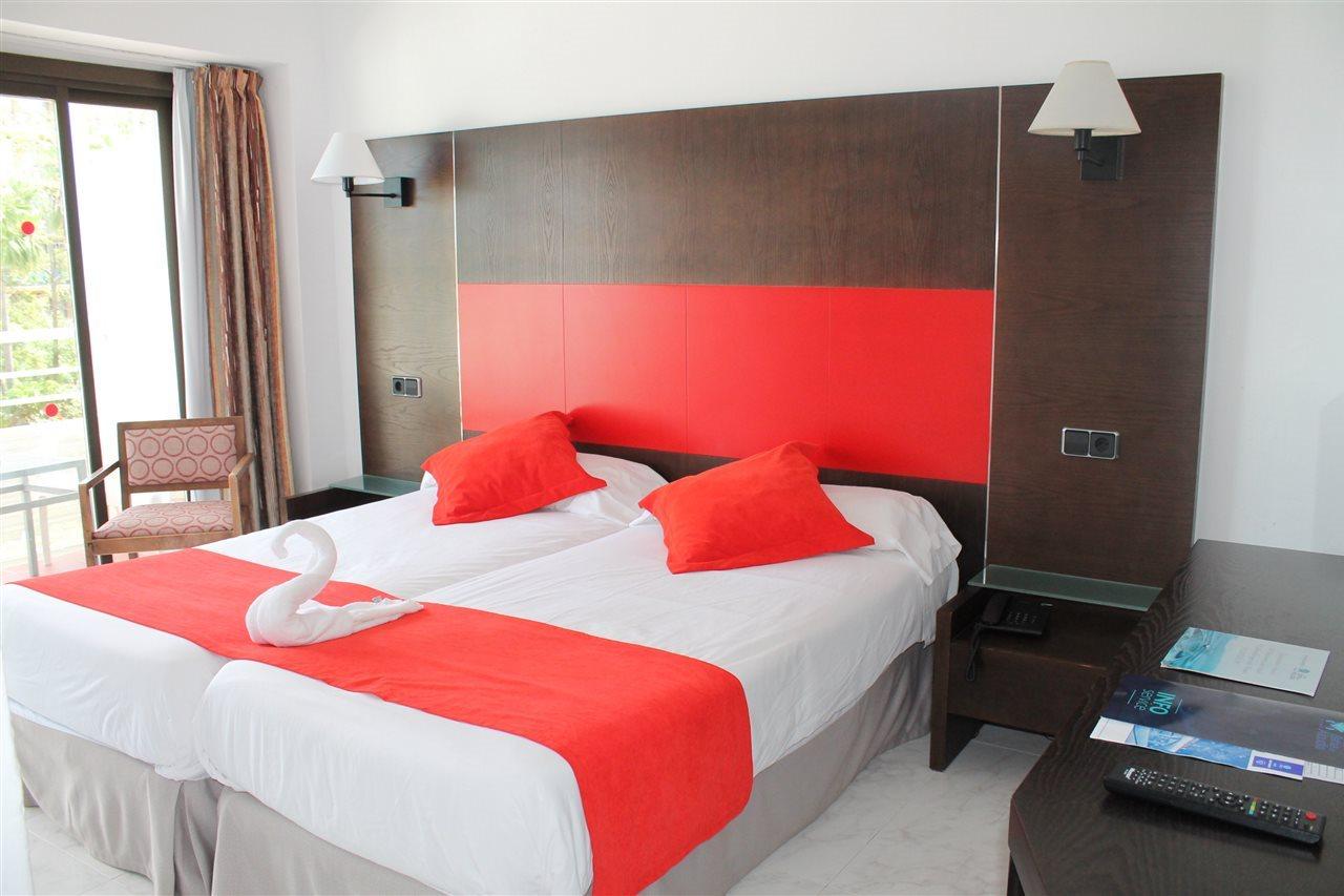 Bahia De Alcudia Hotel & Spa 阿尔库迪亚港 外观 照片