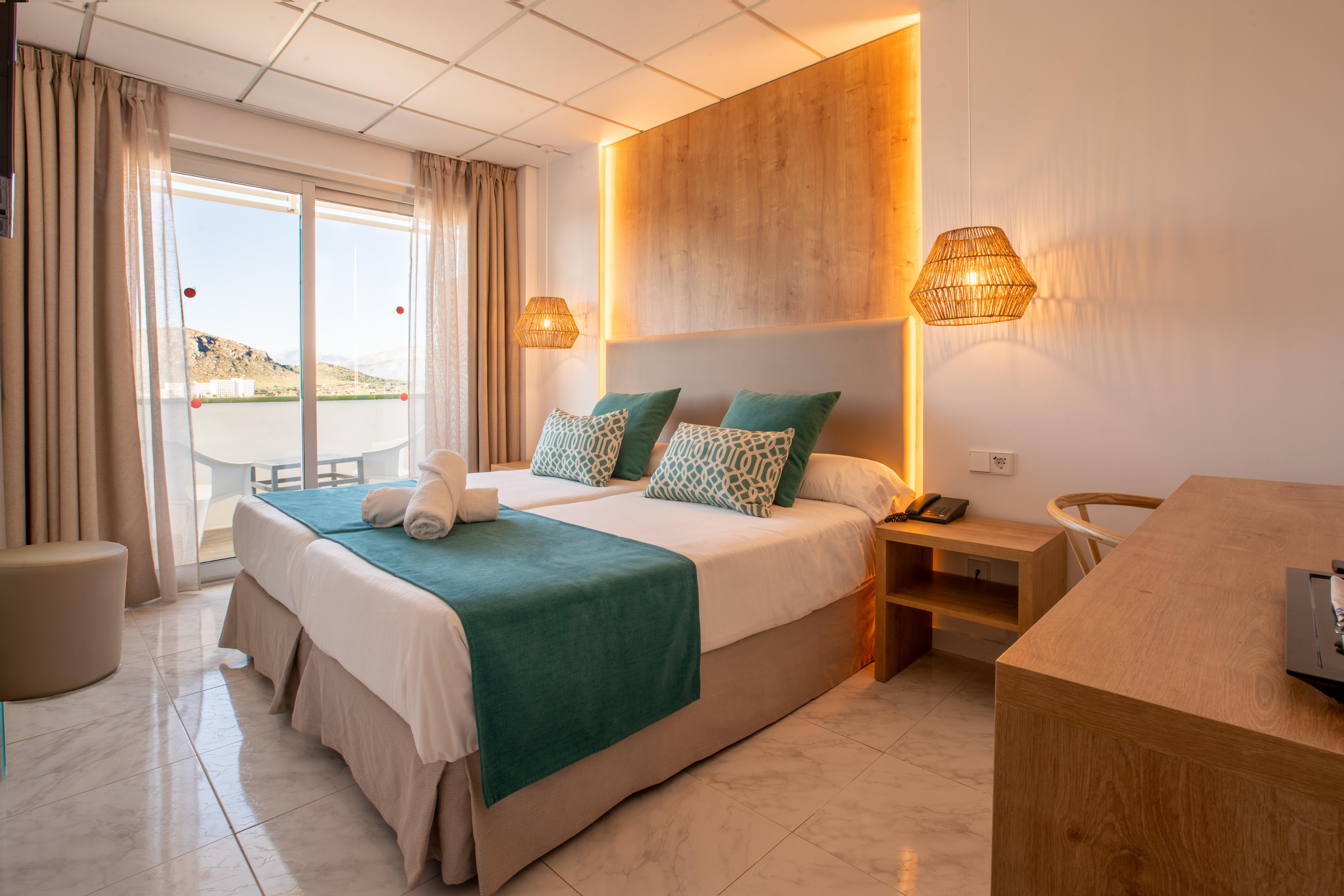 Bahia De Alcudia Hotel & Spa 阿尔库迪亚港 外观 照片