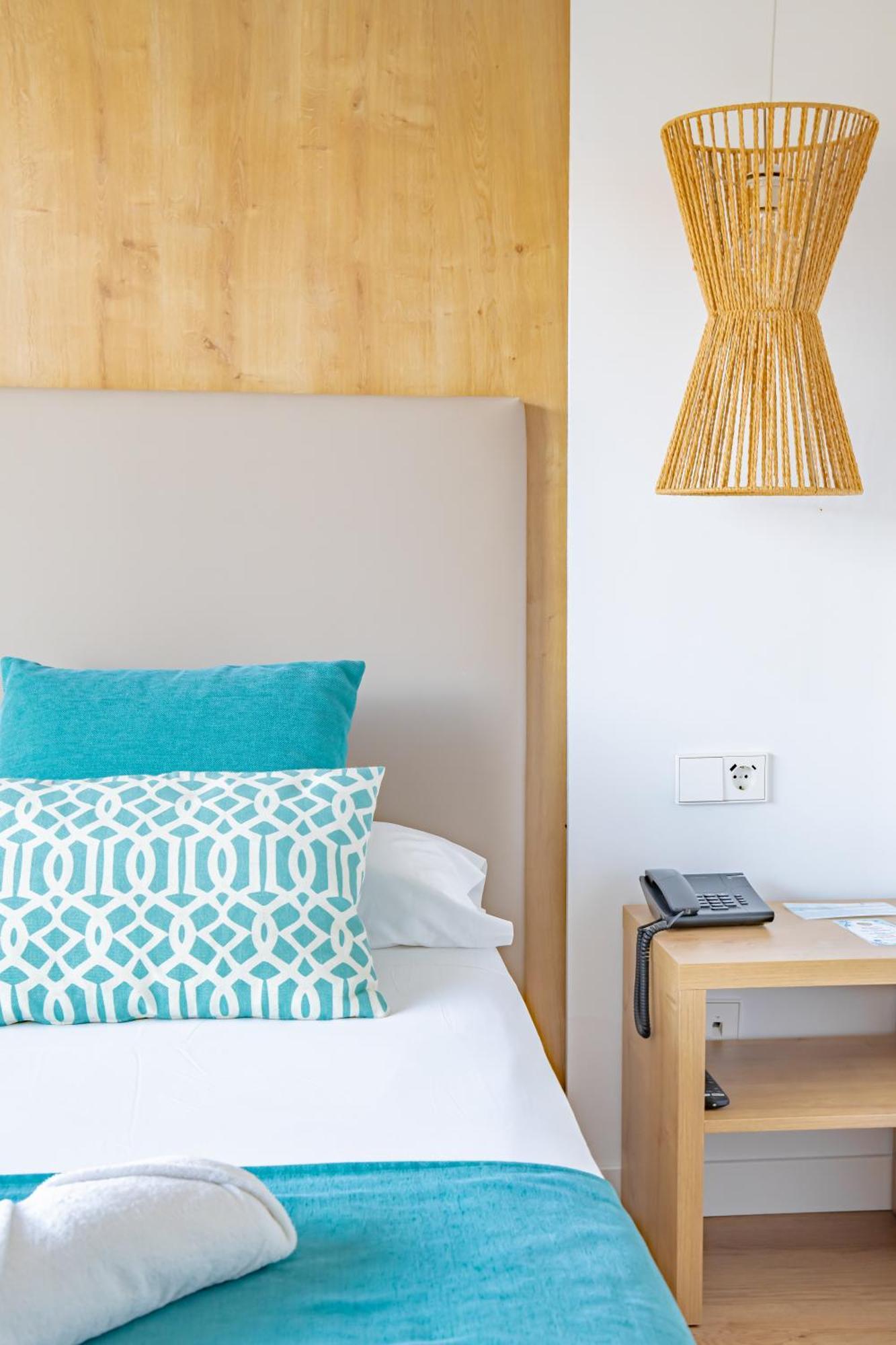 Bahia De Alcudia Hotel & Spa 阿尔库迪亚港 外观 照片