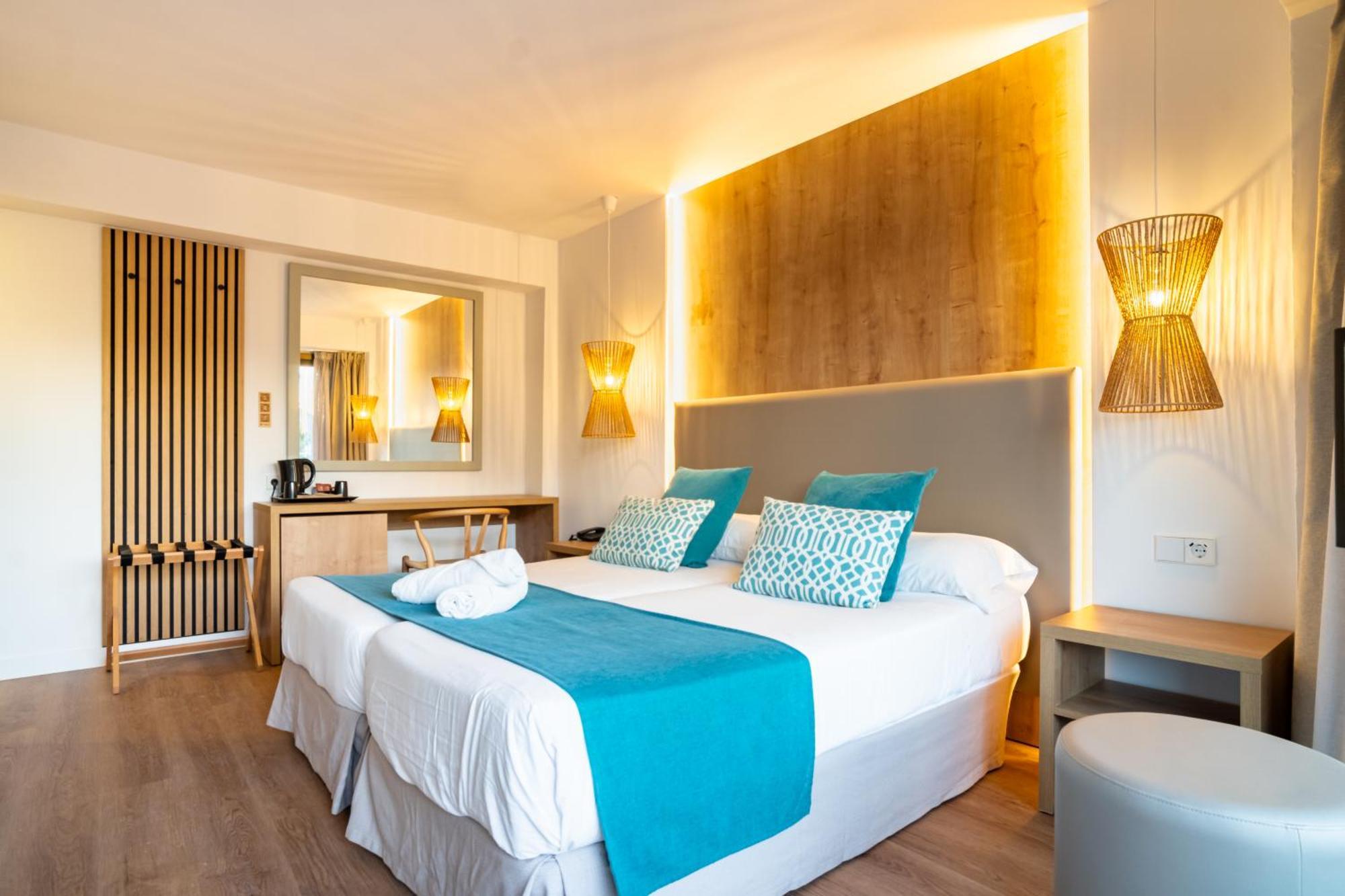 Bahia De Alcudia Hotel & Spa 阿尔库迪亚港 外观 照片