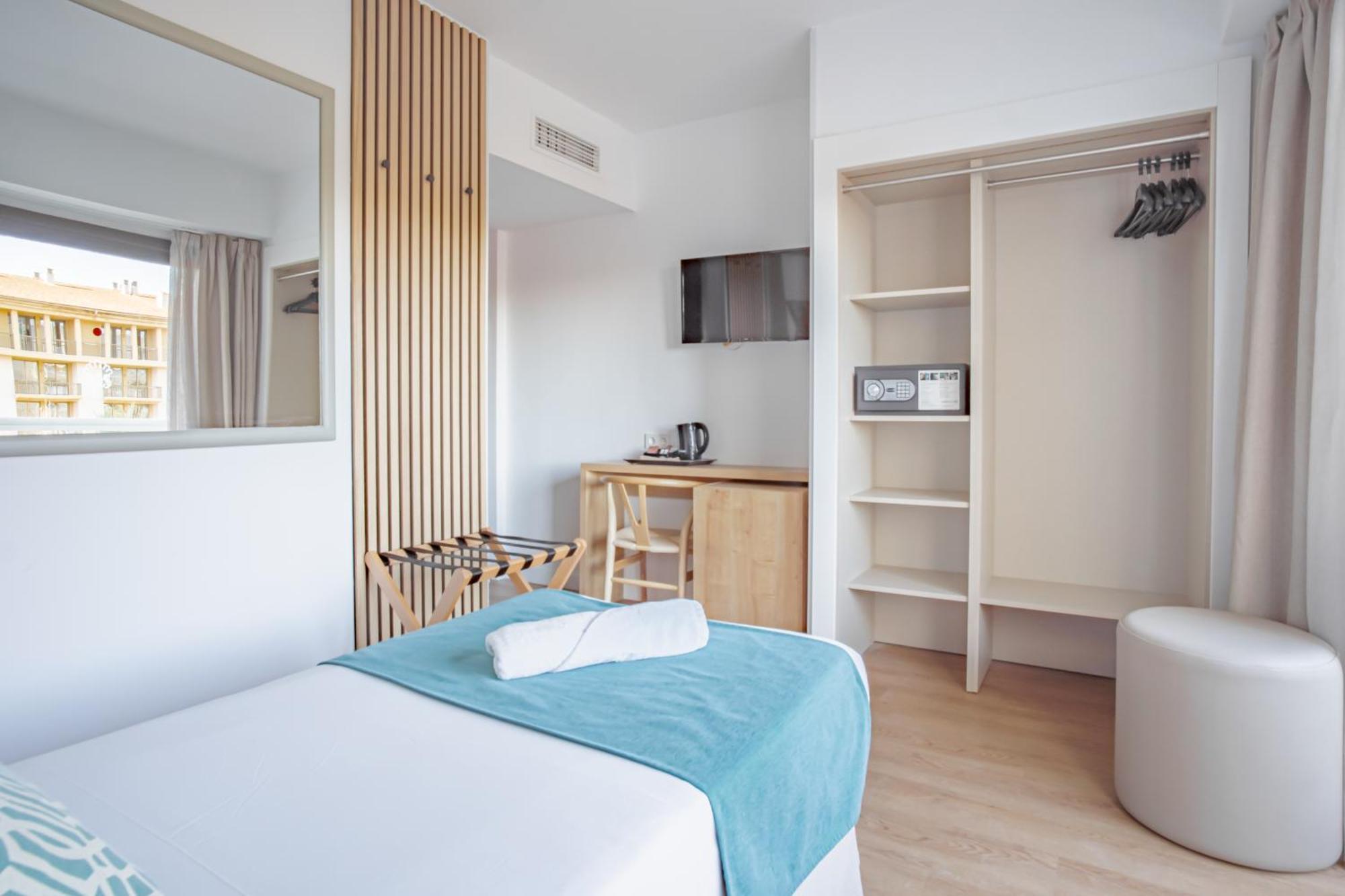 Bahia De Alcudia Hotel & Spa 阿尔库迪亚港 外观 照片