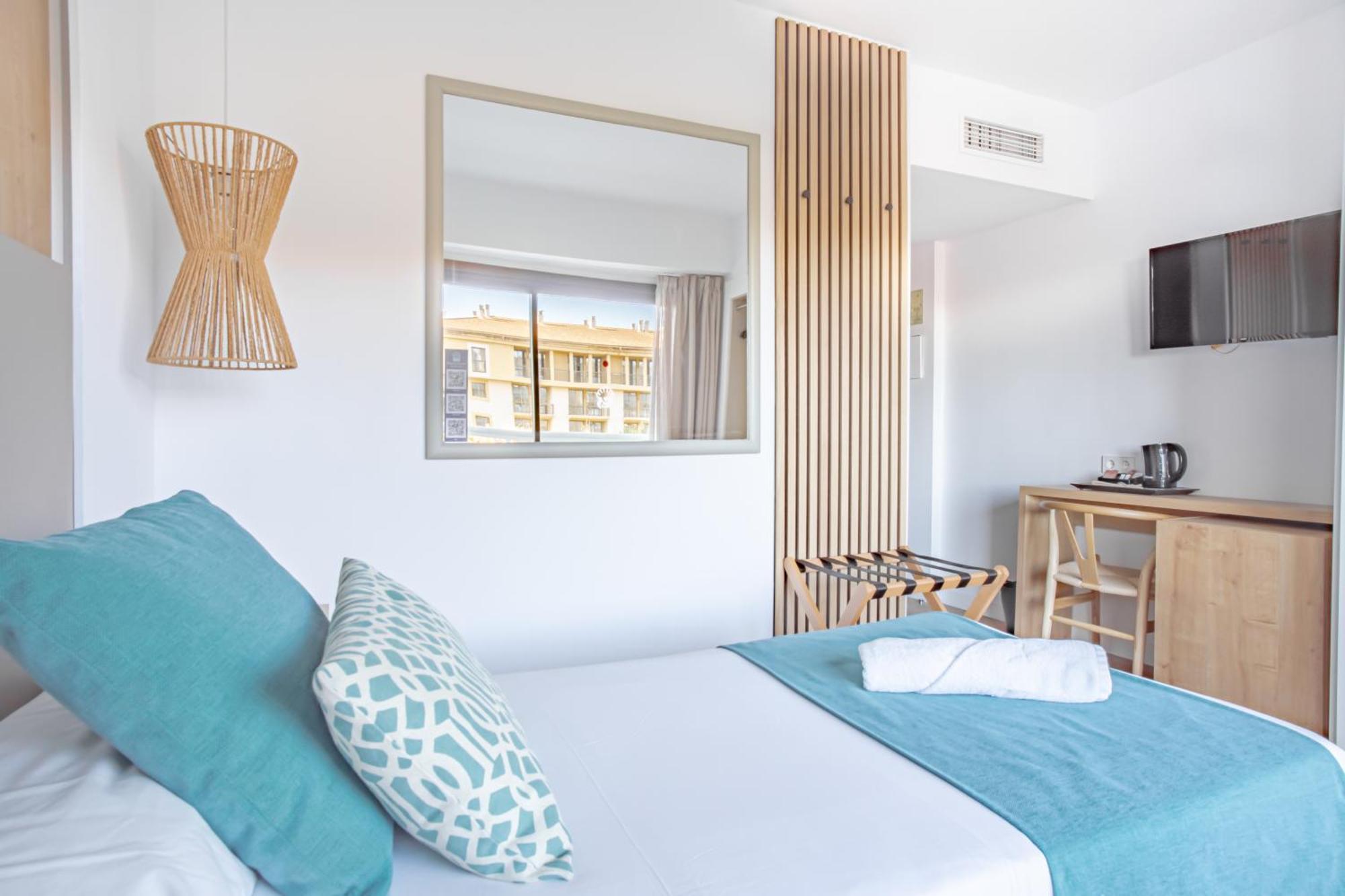 Bahia De Alcudia Hotel & Spa 阿尔库迪亚港 外观 照片